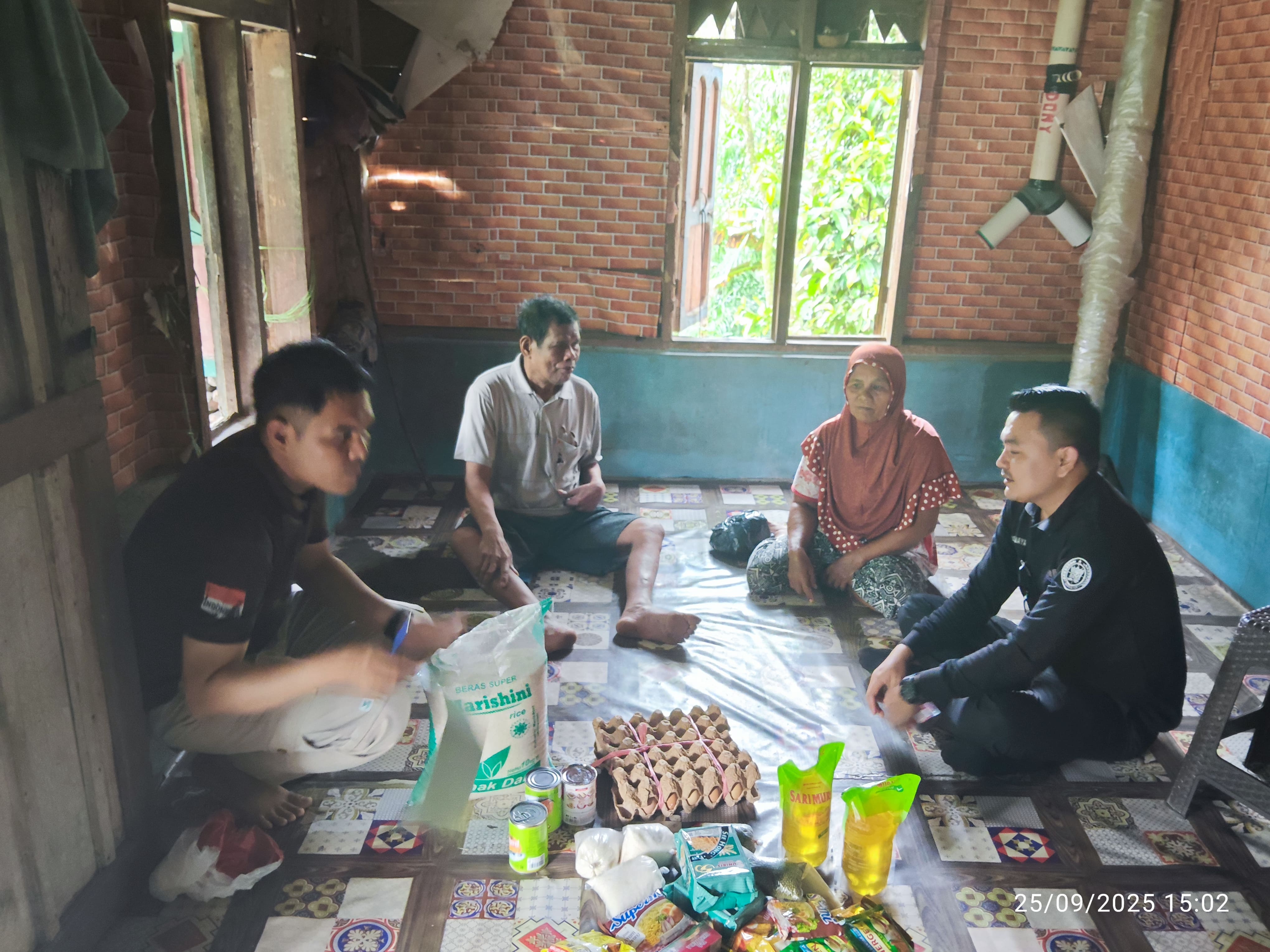 bantuan-dana-desa-disalurkan-untuk-masyarakat-kurang-mampu-di-nagari-tanjung-pauh